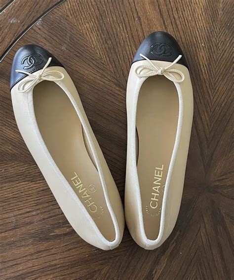 black and white flats chanel|chanel ballet flats size 42.